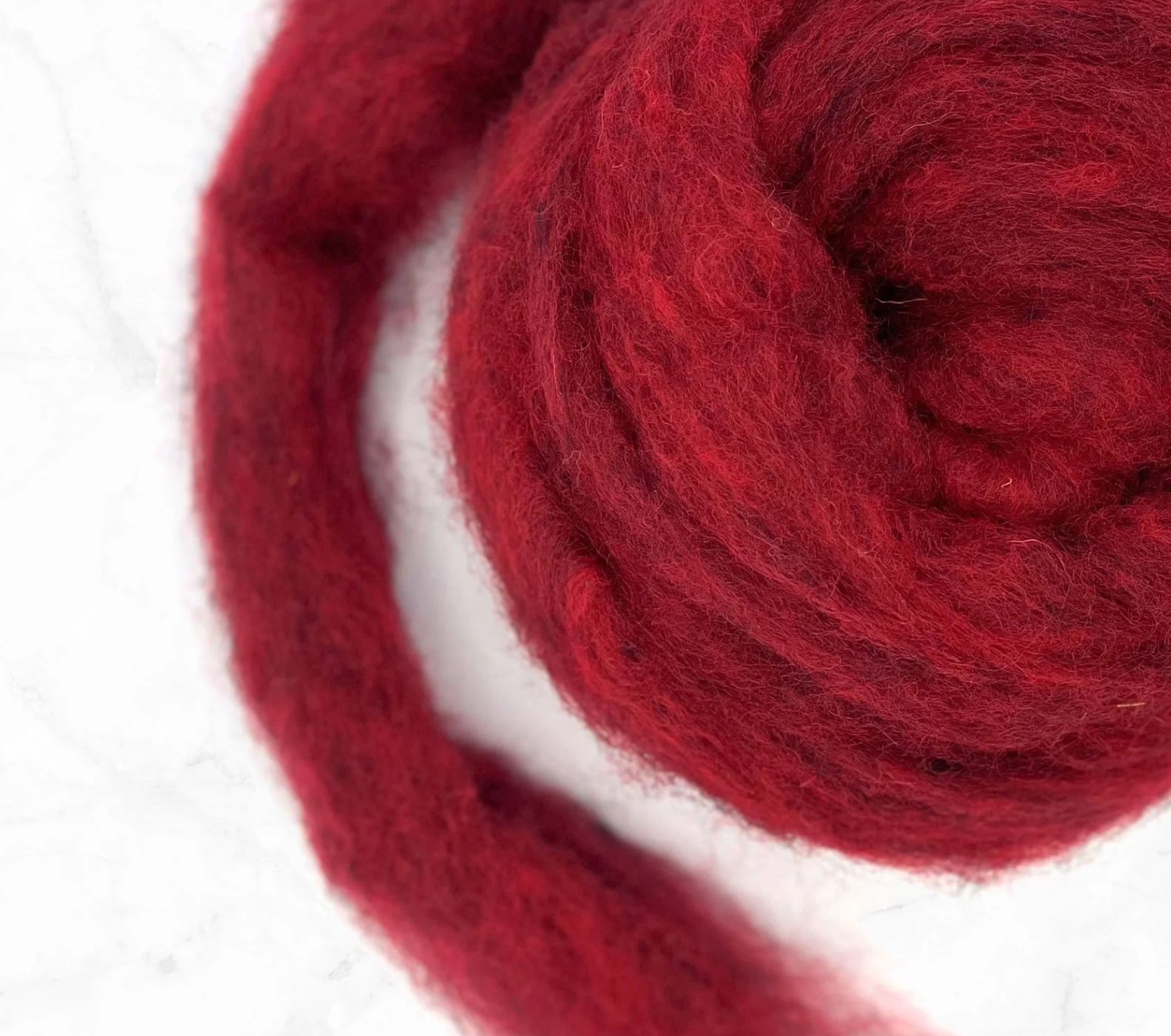 Nappe de laine cardée recyclée rouge